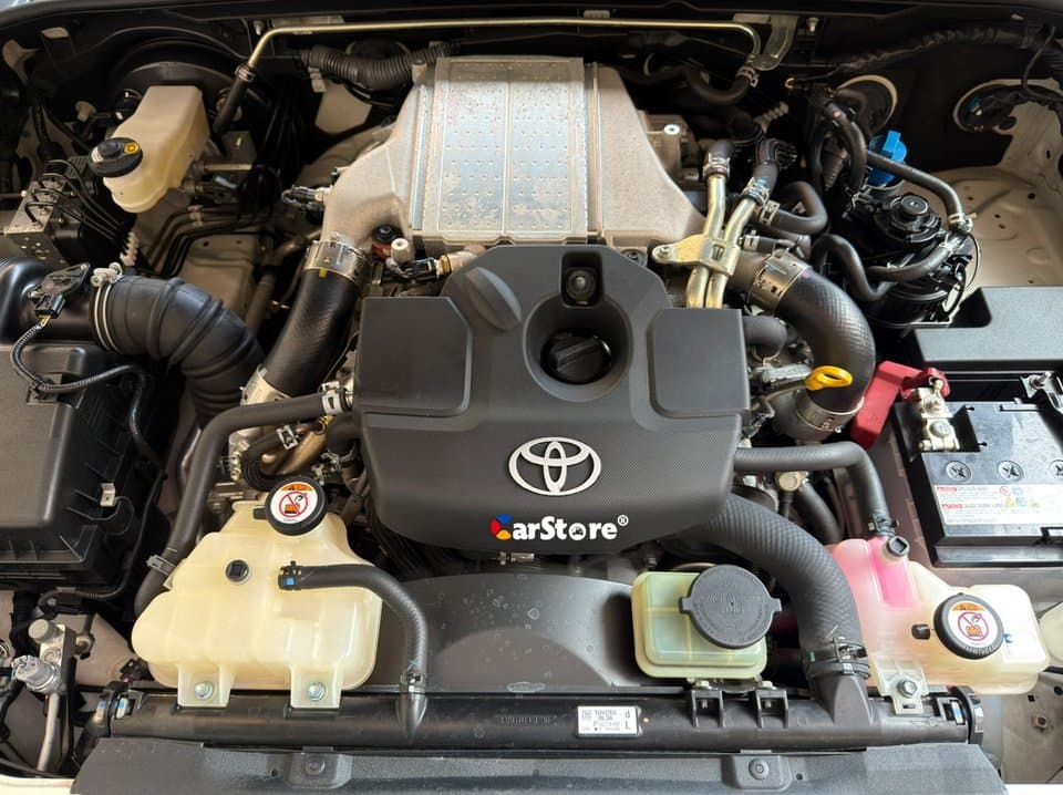 2022 Toyota Hilux GR SPORT - Image 12