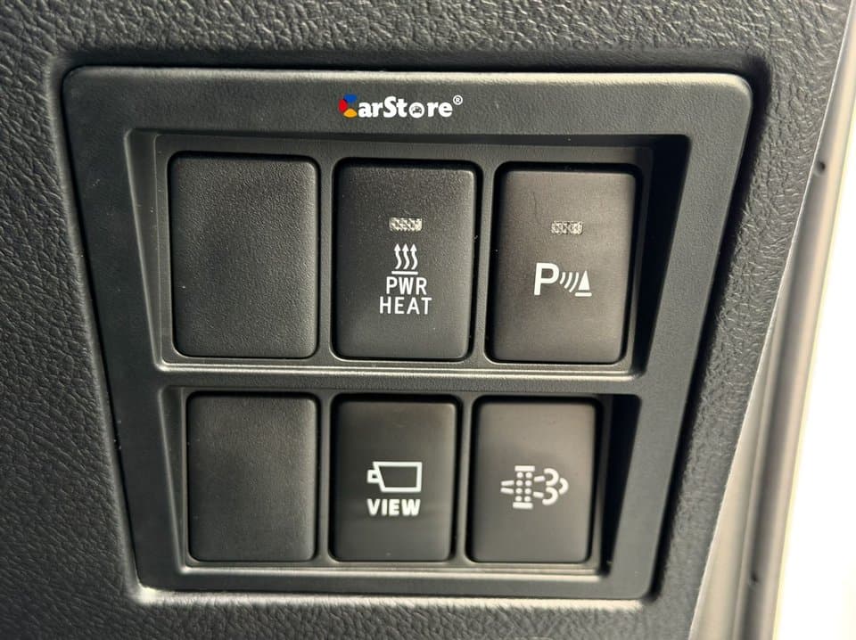 2022 Toyota Hilux GR SPORT - Image 18