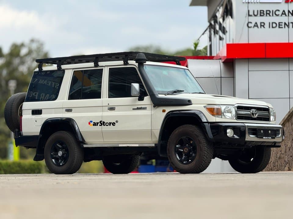 2018 Toyota Land Cruiser 76 Series - Image 5