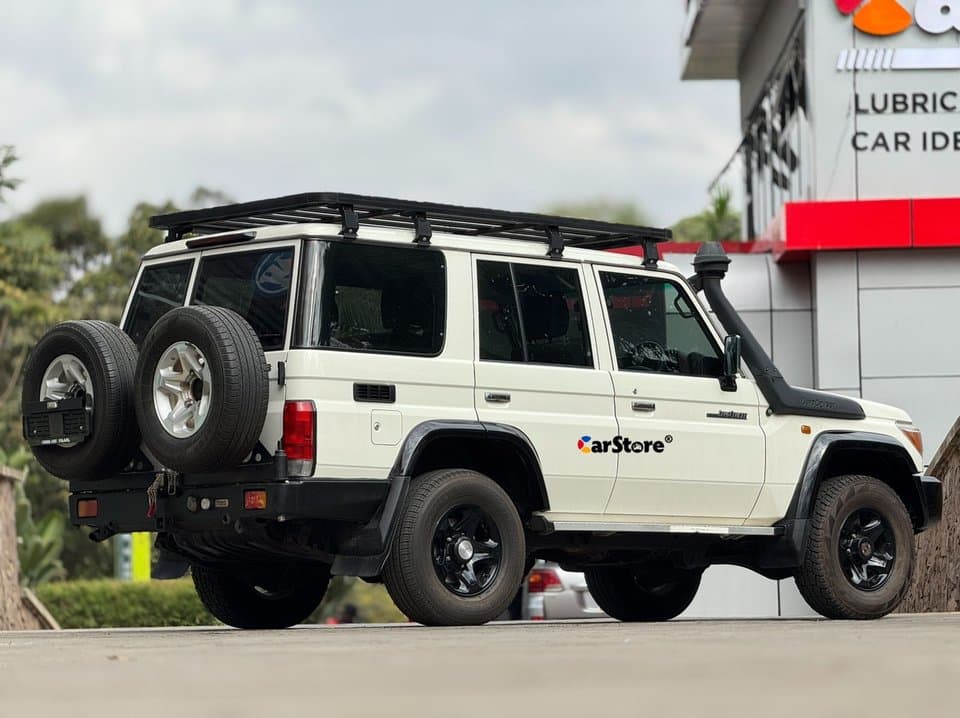2018 Toyota Land Cruiser 76 Series - Image 6