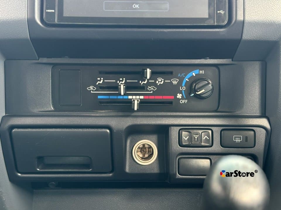 2018 Toyota Land Cruiser 76 Series - Image 12