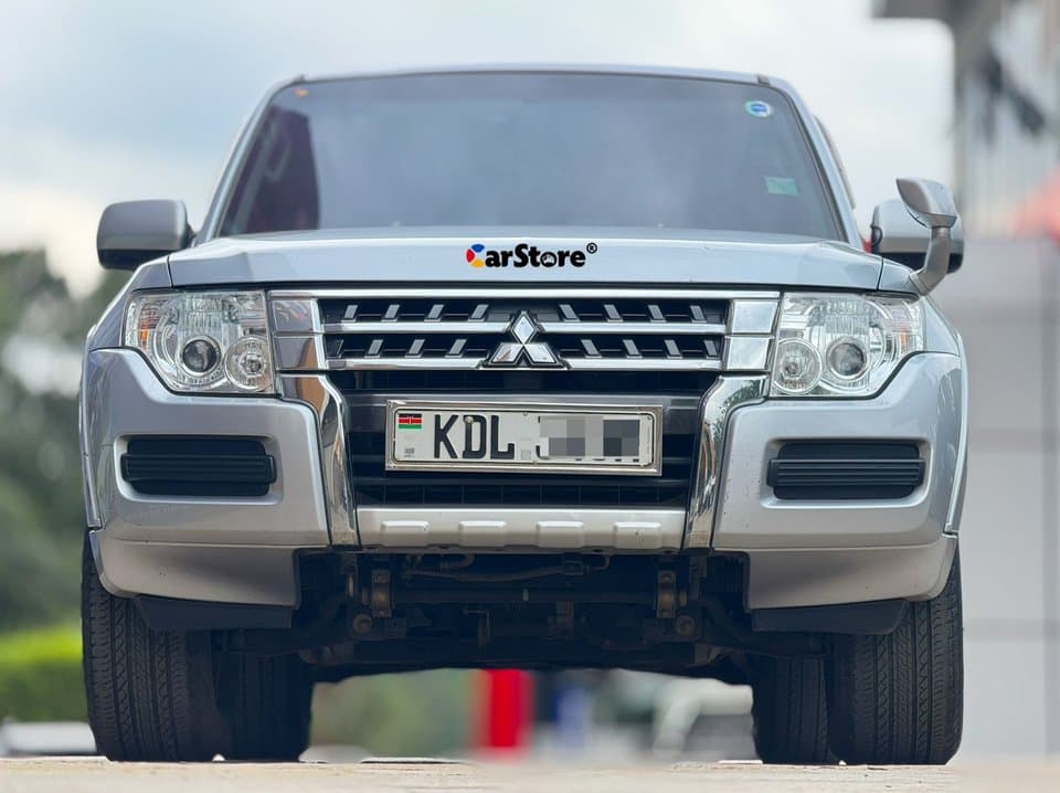 2016 Mitsubishi Pajero - Image 17