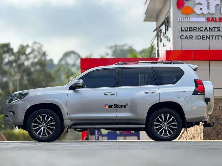 2022 Toyota Land Cruiser Prado VX.L - Image 6