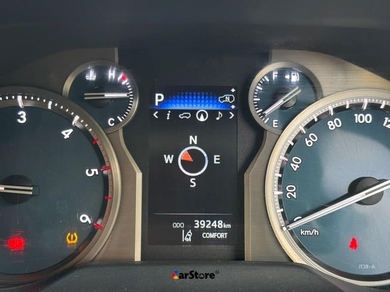 2022 Toyota Land Cruiser Prado VX.L - Image 8