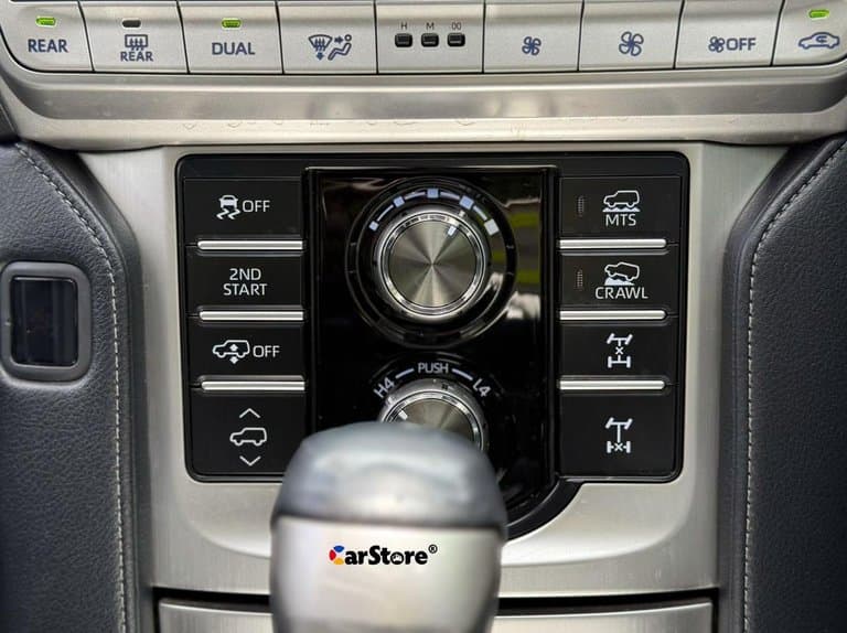 2022 Toyota Land Cruiser Prado VX.L - Image 12