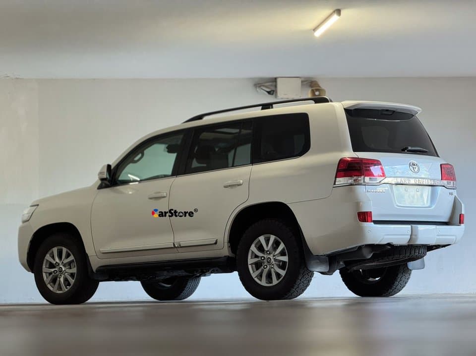 2018 Toyota Land Cruiser V8 Sahara - Image 4