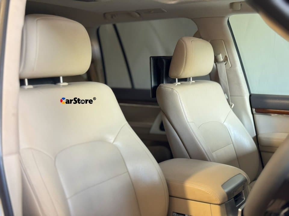 2018 Toyota Land Cruiser V8 Sahara - Image 13