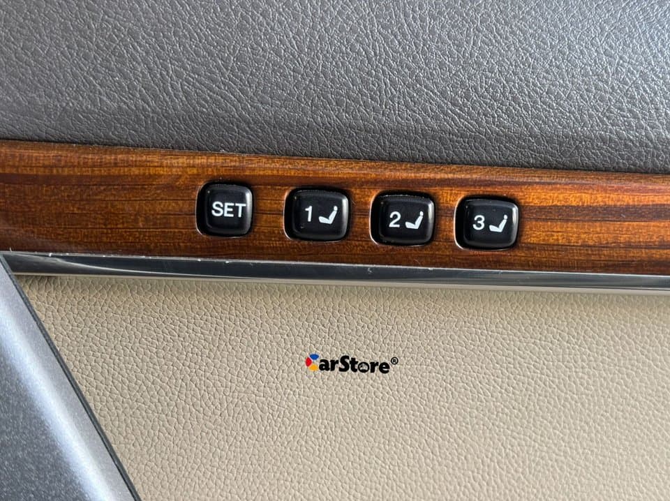 2018 Toyota Land Cruiser V8 Sahara - Image 23