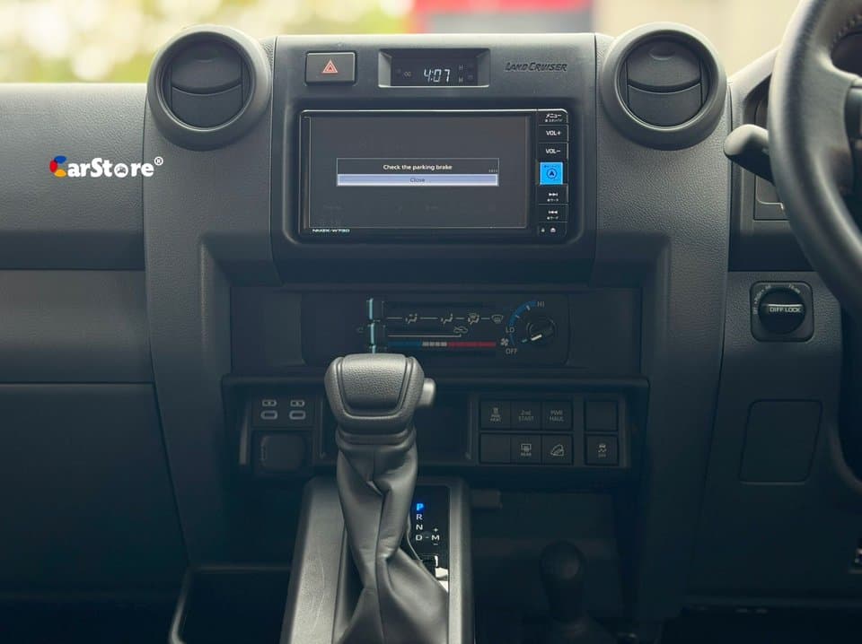 2024 Toyota Land Cruiser 76 Series - Image 11