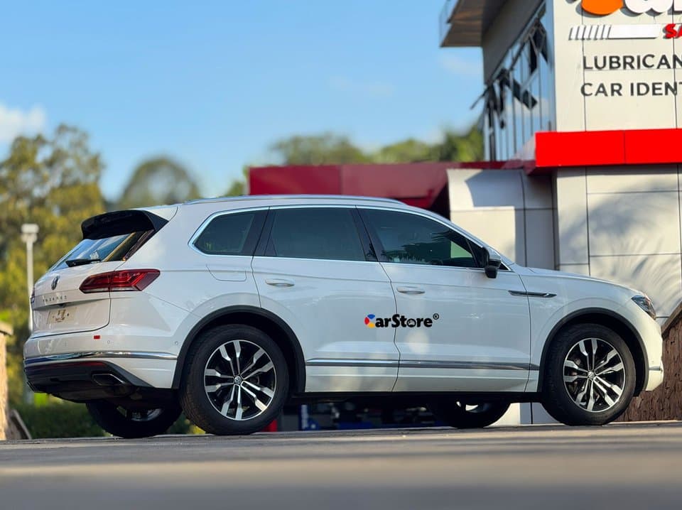 2019 Volkswagen Touareg - Image 7