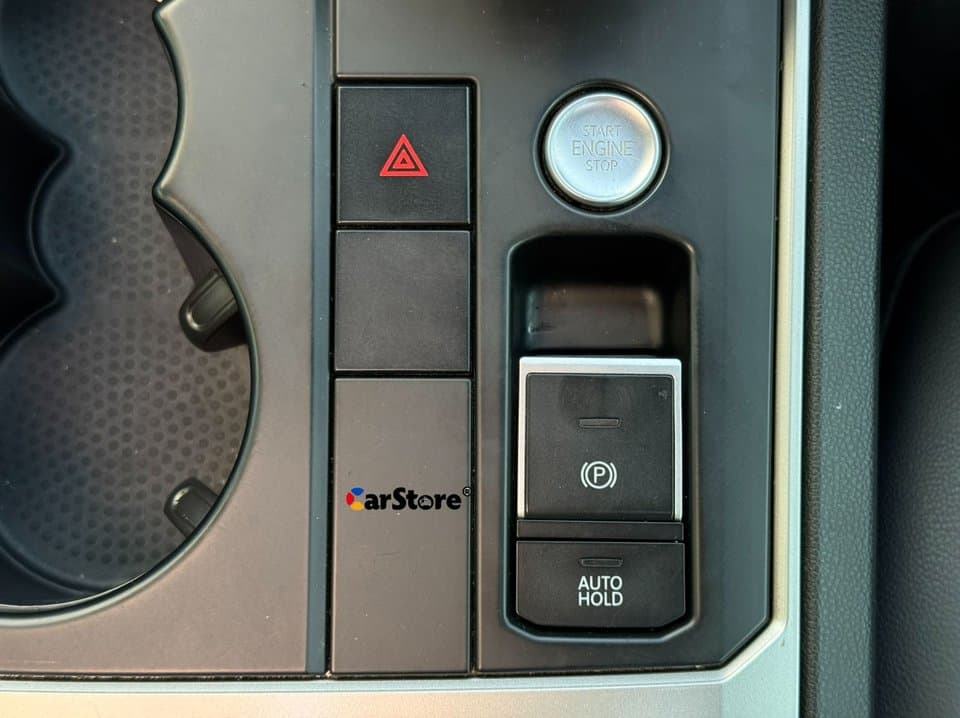 2019 Volkswagen Touareg - Image 17