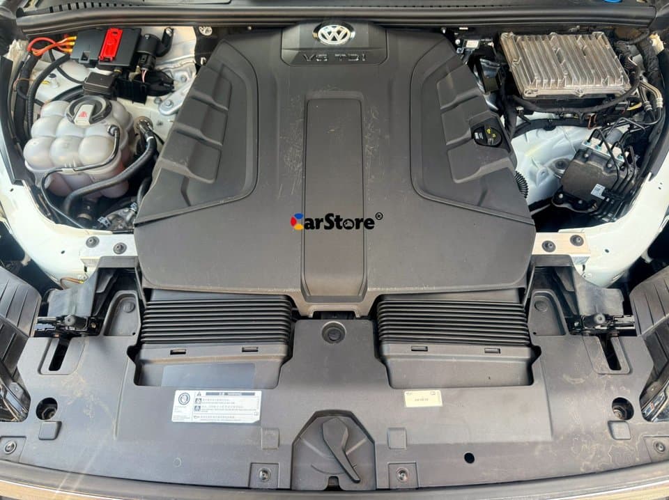 2019 Volkswagen Touareg - Image 20