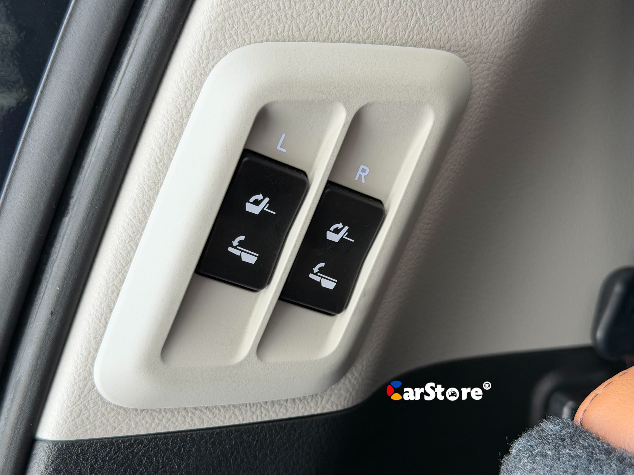 2022 Toyota Land Cruiser Prado TX.L - Image 5