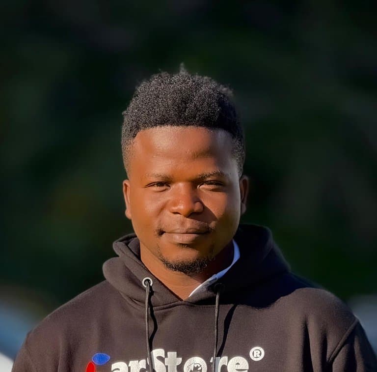 2017 Toyota Land Cruiser - Image 14