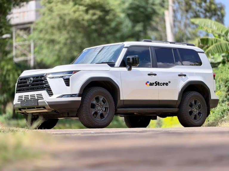 2024 Lexus GX550 - Image 3