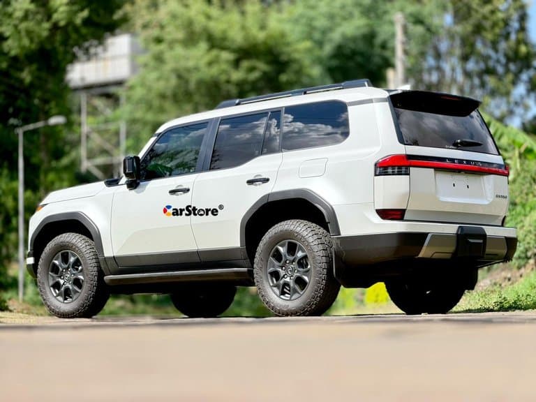 2024 Lexus GX550 - Image 7