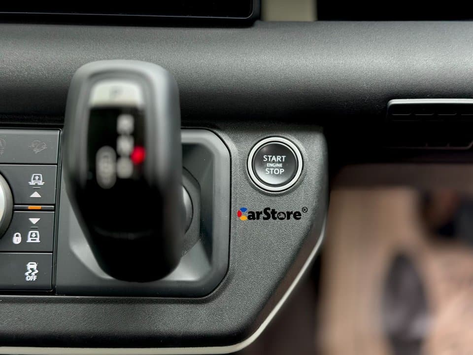 2020 Land Rover Defender 110 P300 - Image 16