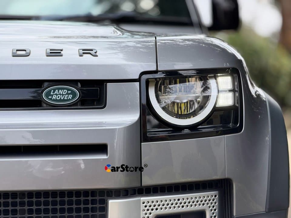 2020 Land Rover Defender 110 P300 - Image 14