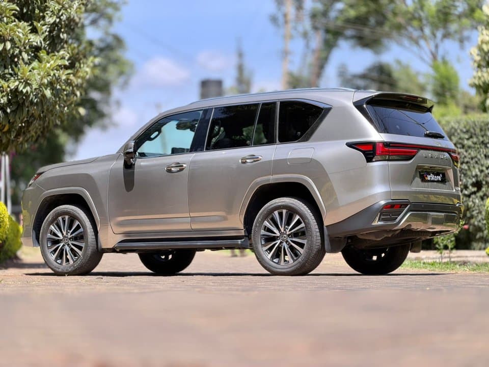 2021 Lexus LX500d - Image 4