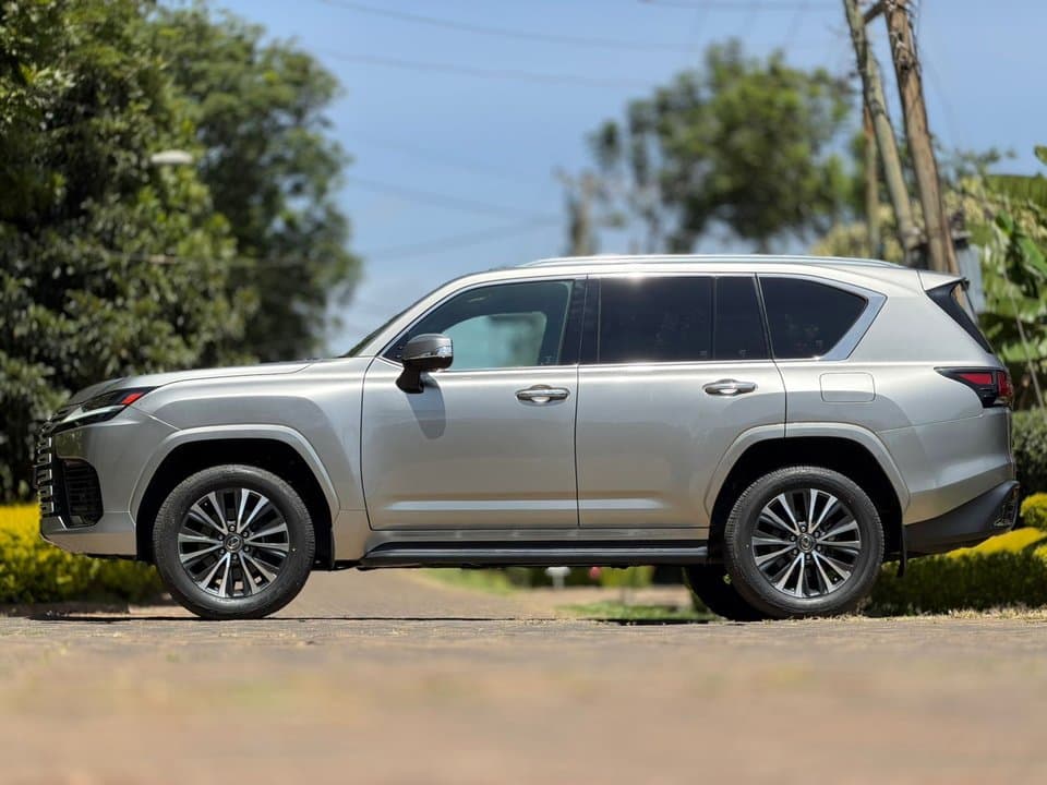 2021 Lexus LX500d - Image 7