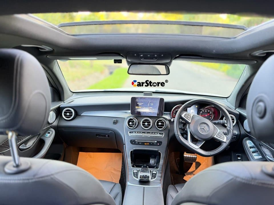 2018 Mercedes Benz GLC-250 - Image 9