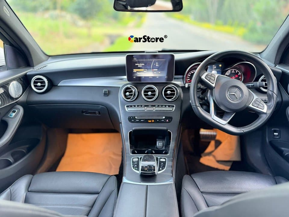 2018 Mercedes Benz GLC-250 - Image 10