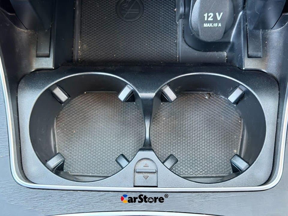 2018 Mercedes Benz GLC-250 - Image 18