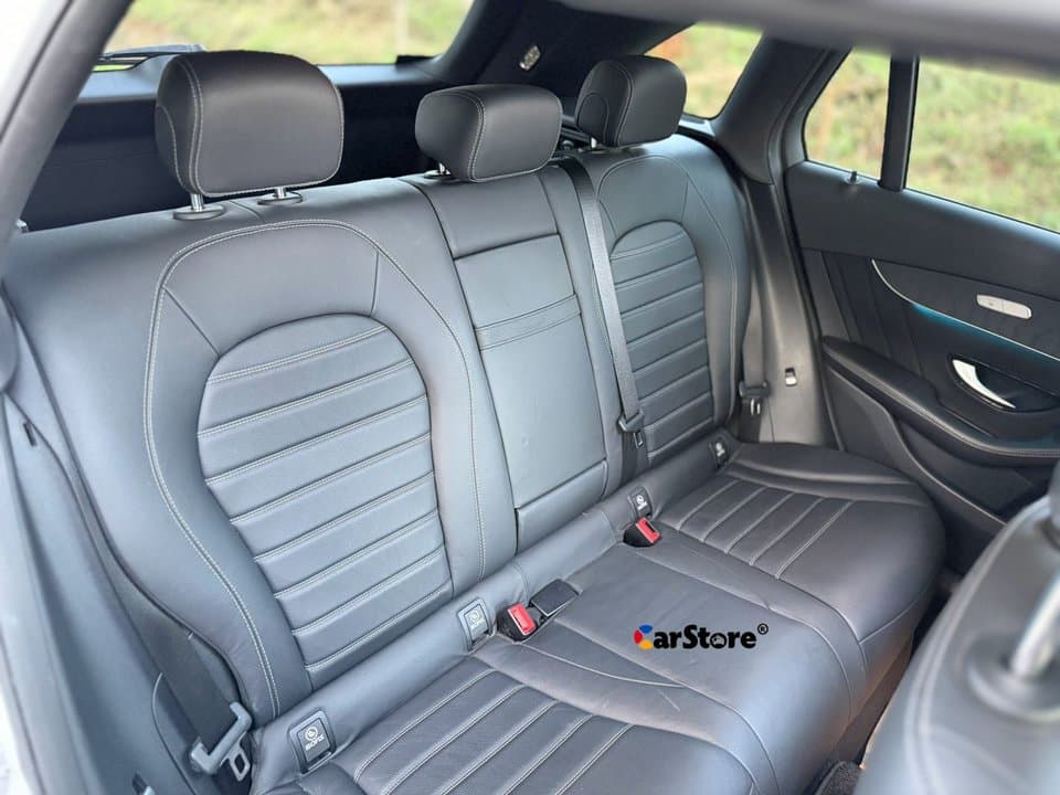 2018 Mercedes Benz GLC-250 - Image 20