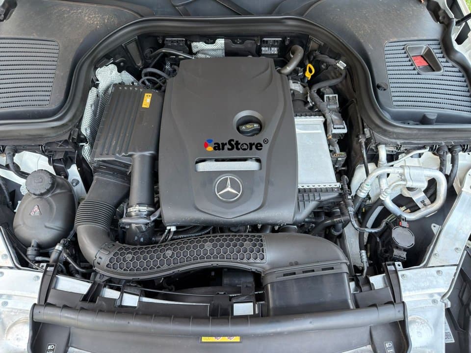 2018 Mercedes Benz GLC-250 - Image 23