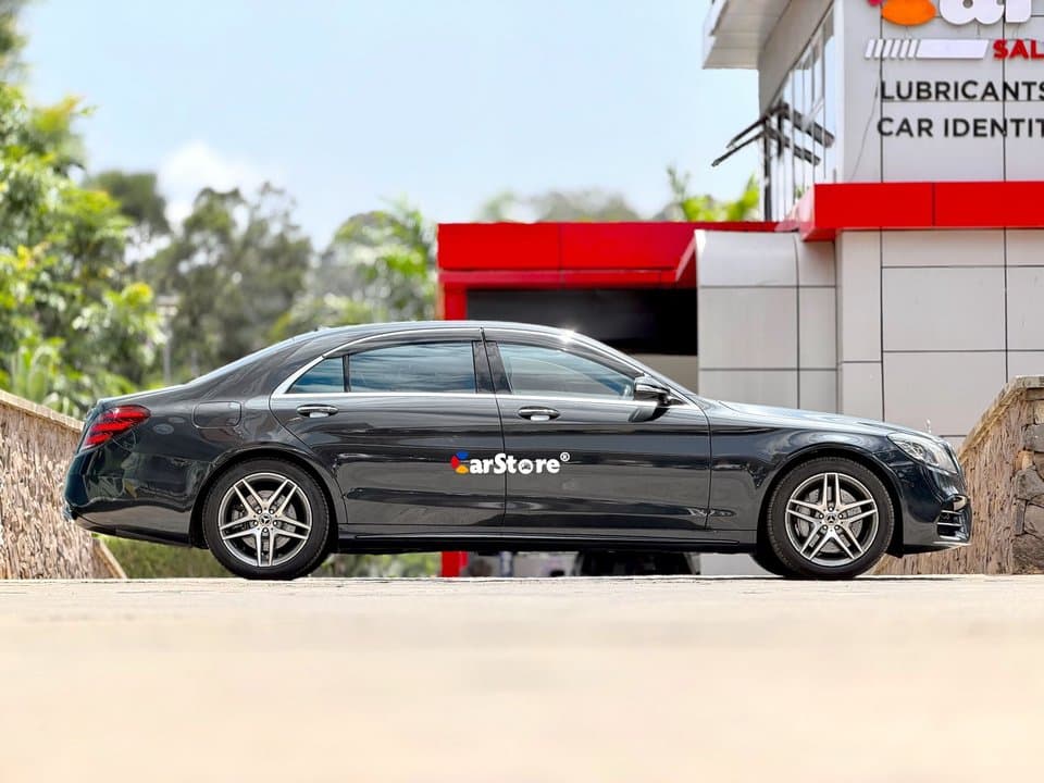 2018 Mercedes Benz S560 AMG Line - Image 2