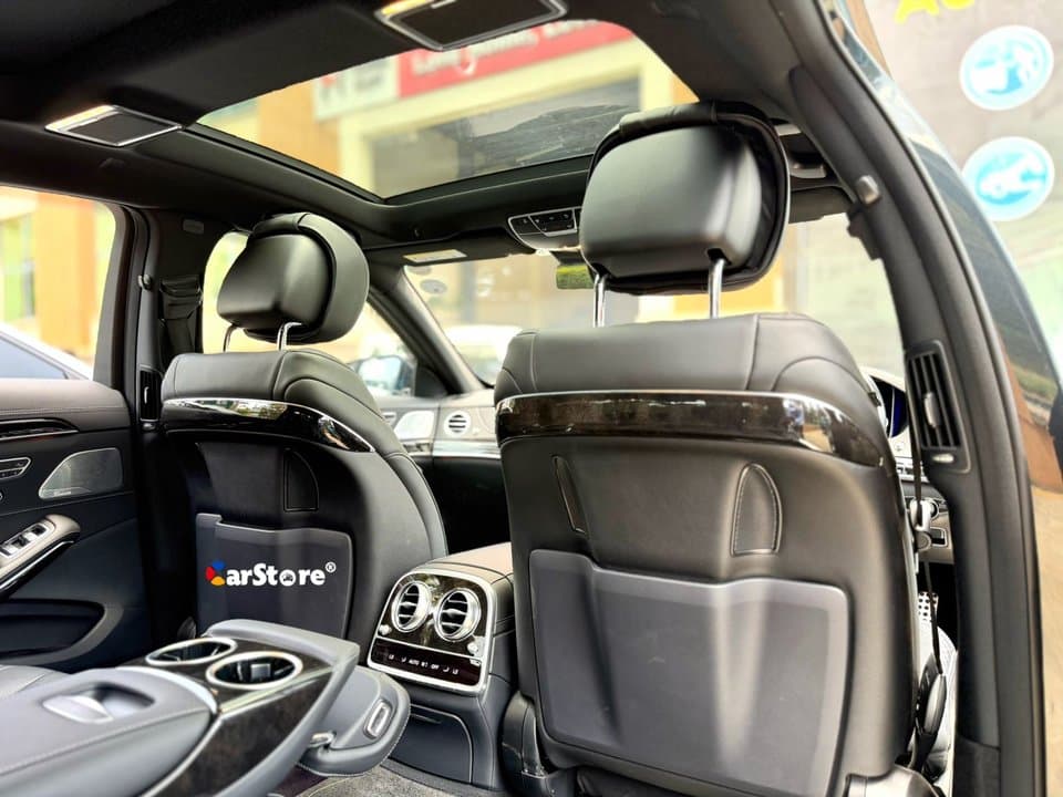 2018 Mercedes Benz S560 AMG Line - Image 9