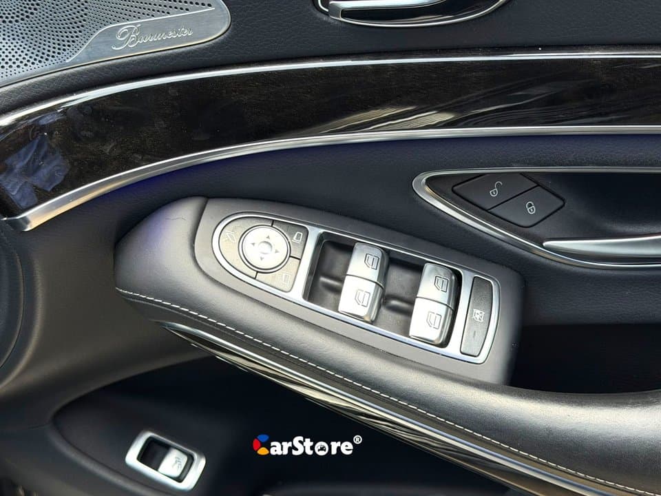 2018 Mercedes Benz S560 AMG Line - Image 14