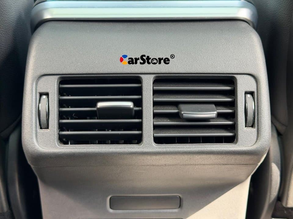 2017 Land Rover Range Rover Velar - Image 12