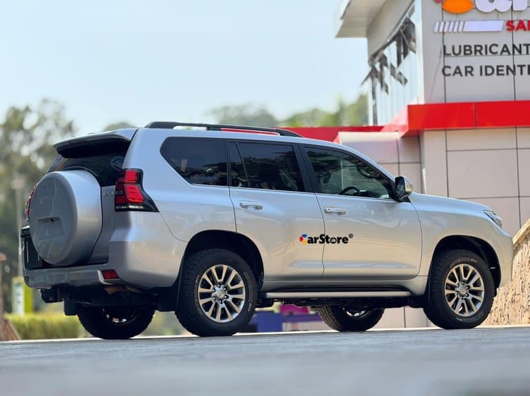 2018 Toyota Land Cruiser Prado VX.L - Image 3