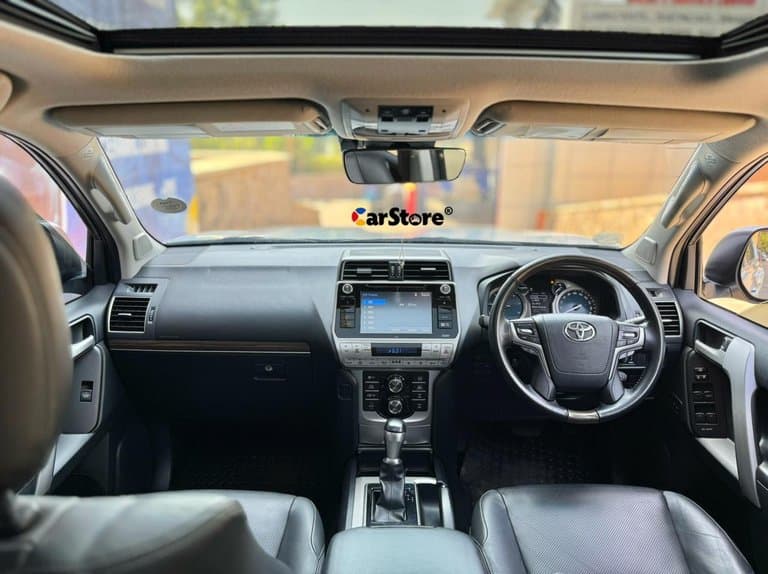 2018 Toyota Land Cruiser Prado VX.L - Image 6