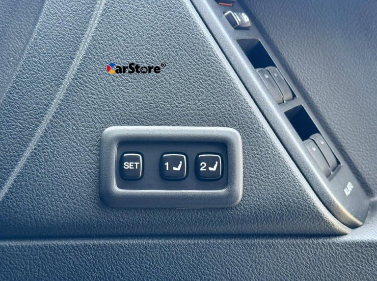 2018 Toyota Land Cruiser Prado VX.L - Image 12