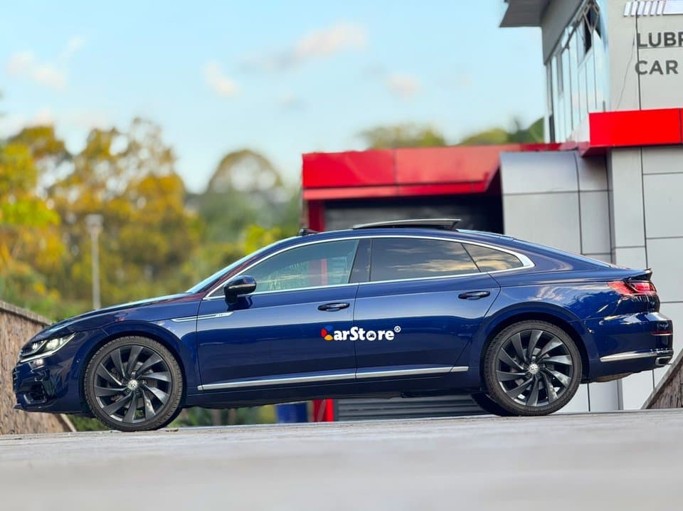 2018 Volkswagen Arteon R-Line - Image 3